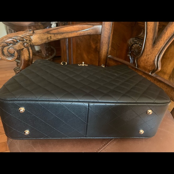 CHANNEL purse brand new in box - Picture 3 of 10